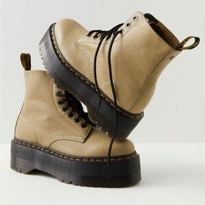 Dr. Martens 1460 Pascal Max Boots